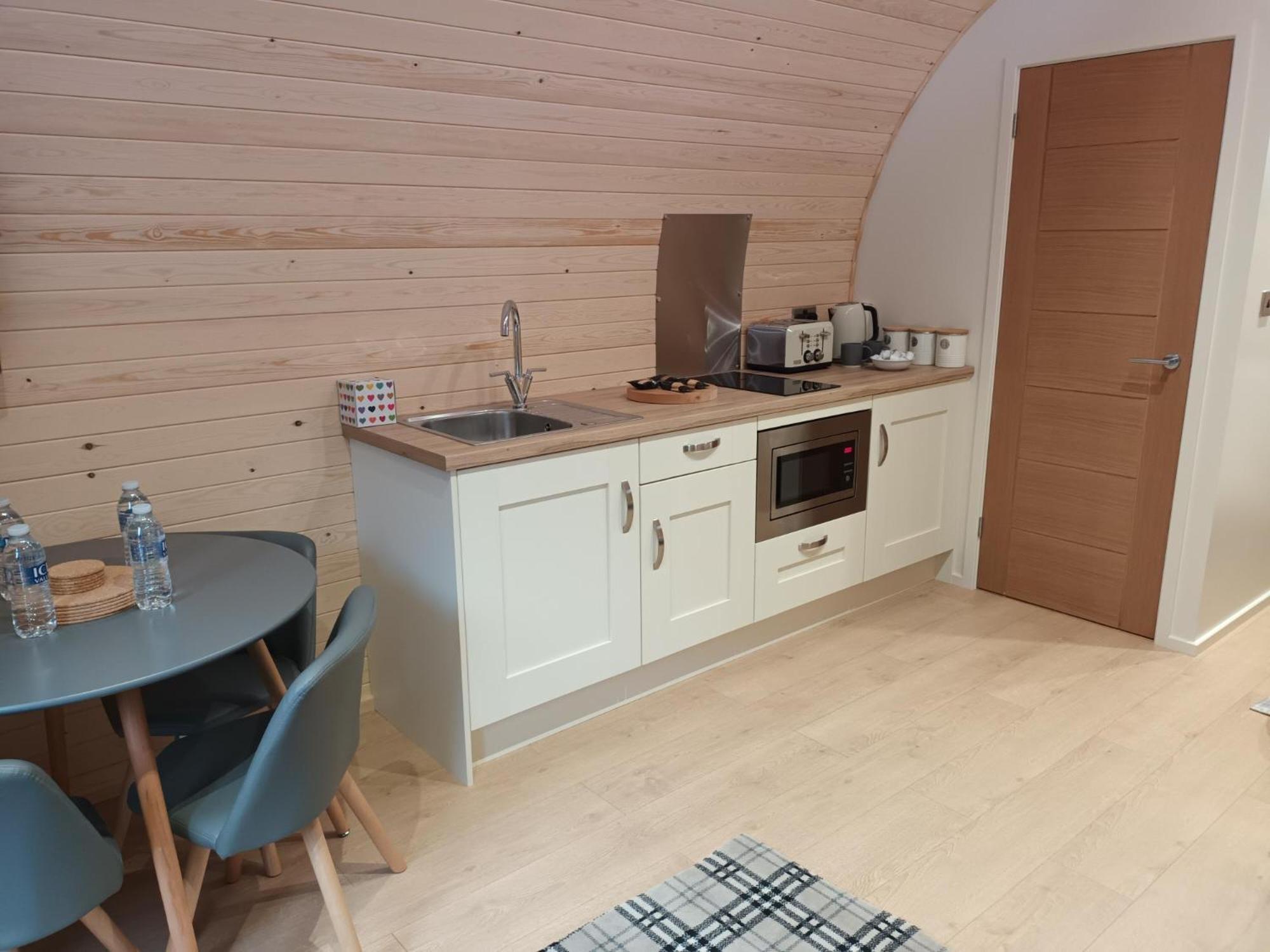 Pensjonat Pencoed House Estate Cardiff Zewnętrze zdjęcie