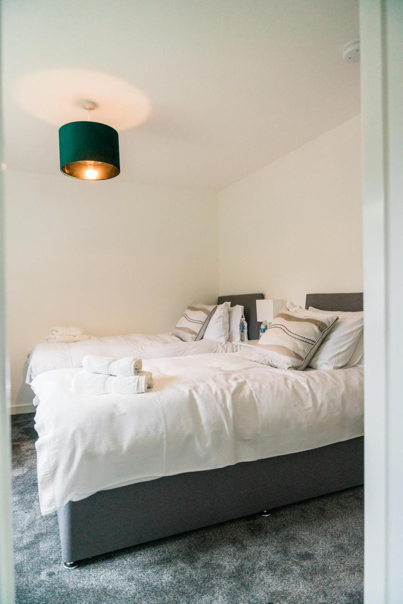 Pensjonat Pencoed House Estate Cardiff Zewnętrze zdjęcie