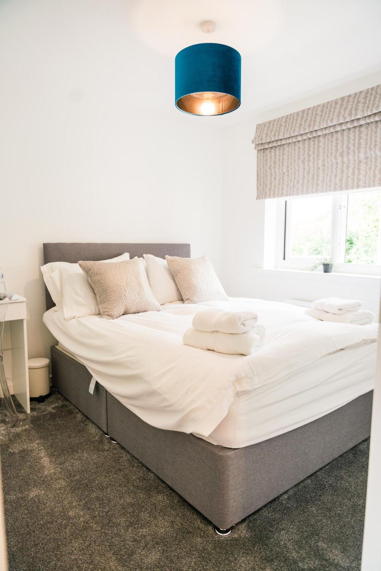 Pensjonat Pencoed House Estate Cardiff Zewnętrze zdjęcie