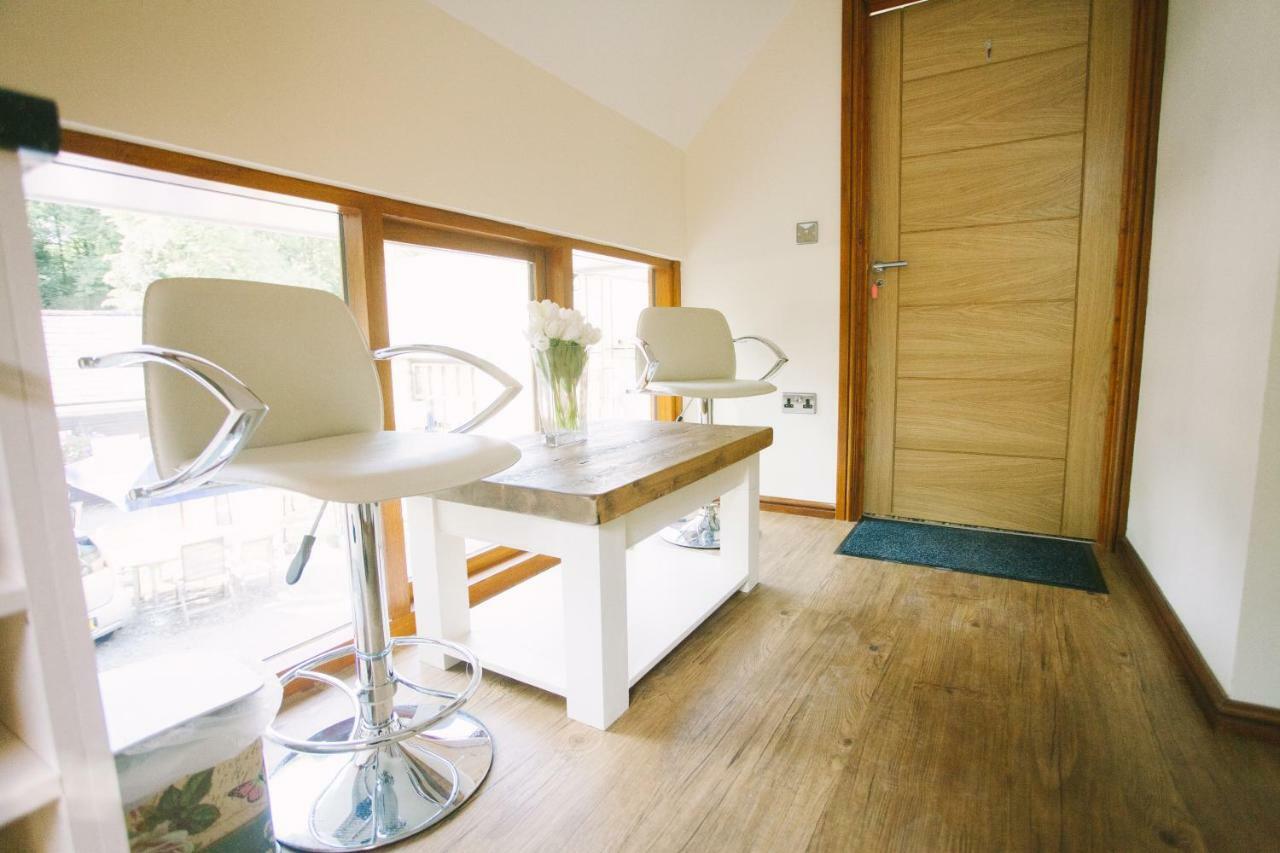 Pensjonat Pencoed House Estate Cardiff Zewnętrze zdjęcie